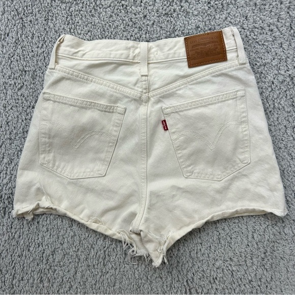 Levi's Shorts Womens 28 Ribcage Button Fly Big E 100% Cotton Raw Hem Cut Offs - Picture 3 of 4
